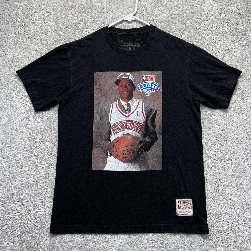 Mitchell and Ness T-Shirt Men M Black Allen Iverson NBA Draft Philadelphia 76ers